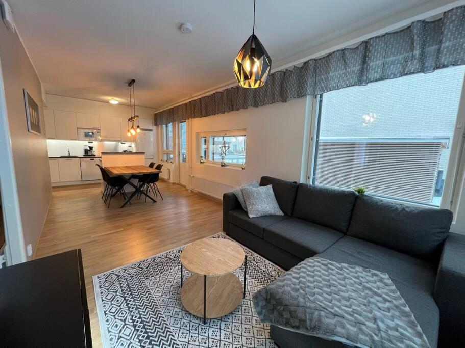 Suite - King Size Bed - Gym&Wifi - Indoor Parking Rovaniemi Exterior foto