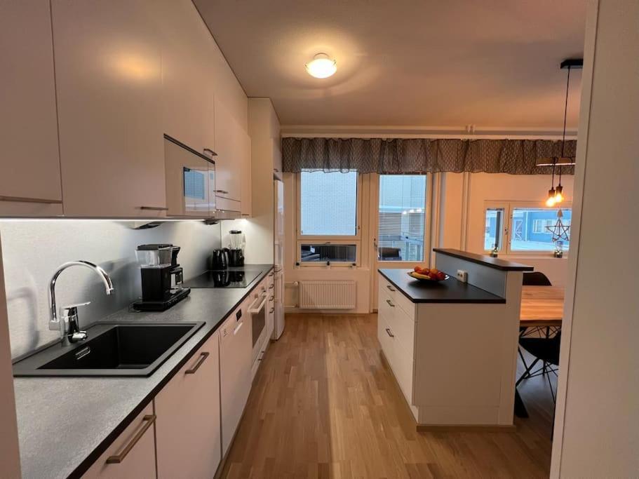 Suite - King Size Bed - Gym&Wifi - Indoor Parking Rovaniemi Exterior foto
